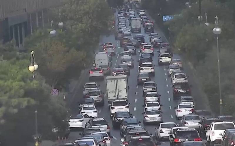 Paytaxtda bu yollarda tıxac var - SİYAHI