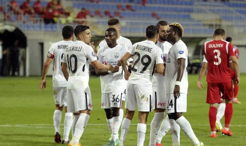 “Neftçi” 3 futbolçusunu icarəyə verdi