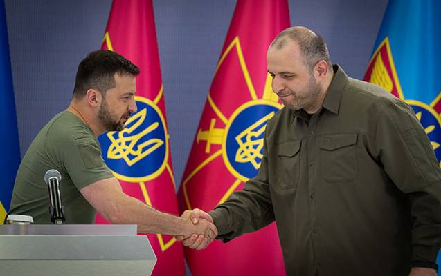 Zelenski Umerovu kollektivə təqdim etdi - FOTOLAR