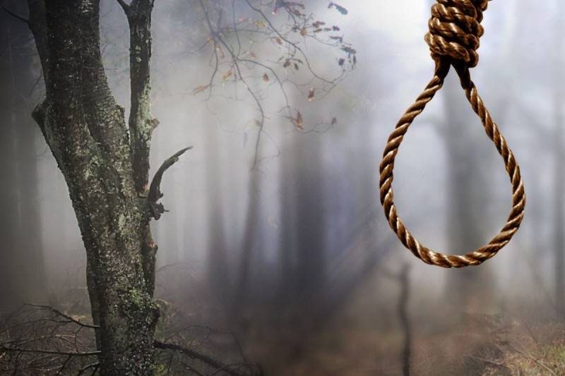 23 yaşlı oğlan meşədə intihar etdi