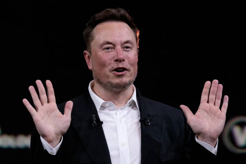 Elon Mask Elon Maskdan 1 milyard dollar borc alıb