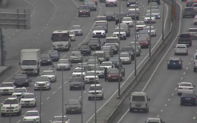 Bakı-Sumqayıt yolunda qəza: Yolda sıxlıq yarandı