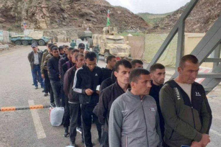 Ermənilər Qarabağı tərk etməkdə davam edirlər