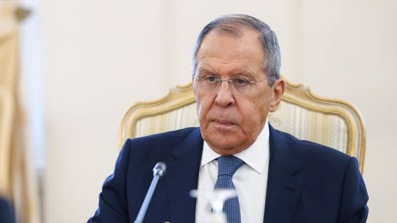 \"Ukrayna ilə bağlı Rusiyanın maraqlarını nəzərə alan təkliflərə baxmağa hazırıq\" - Lavrov