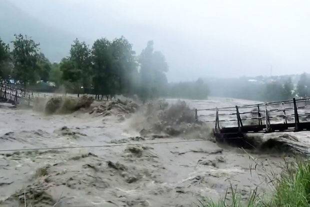 Hindistanın şimalında yağan yağışlar 28 nəfərin həyatına son qoydu
