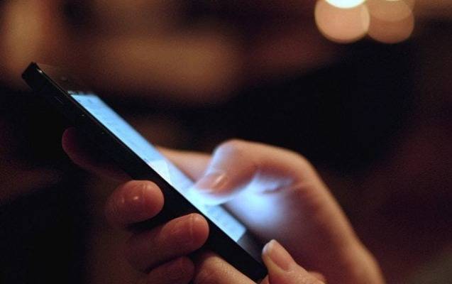 Telefonların qeydiyyat rüsumu azaldılır - Rəqəmlər