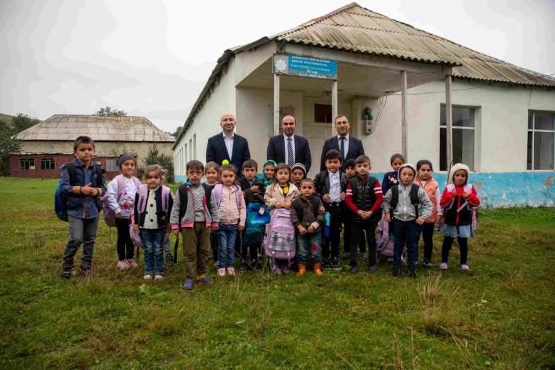 \"Daşlı bulaq” kənd məktəblilərini sevindirdi - FOTOLAR