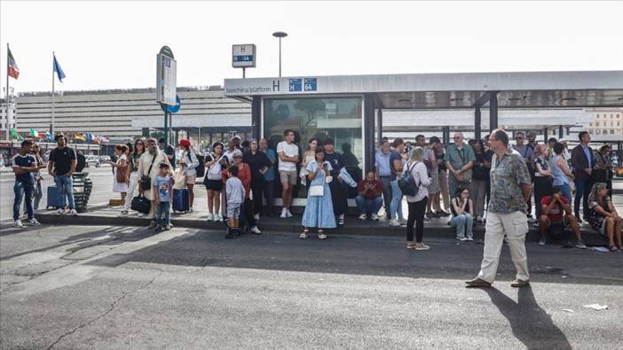 İtaliyada ictimai nəqliyyat sektorunun işçiləri tətilə çıxdı