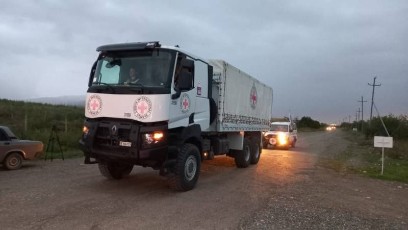 BQXK-nin avtomobilləri Ağdam-Xankəndi yolundadır - FOTO