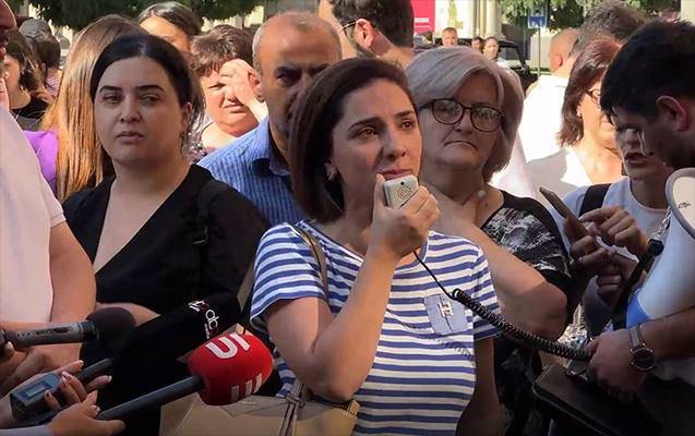 Ermənilər İrəvanda ayağa QALXDI
