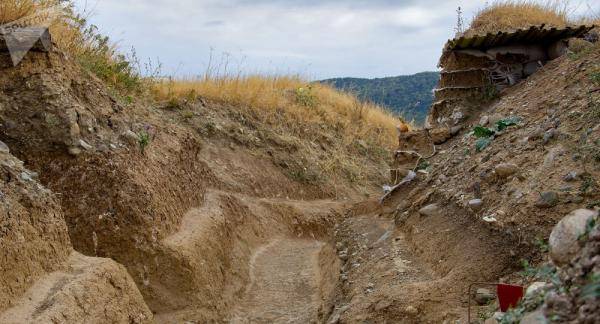 Ermənilər səngərdən belə qaçır - VİDEO