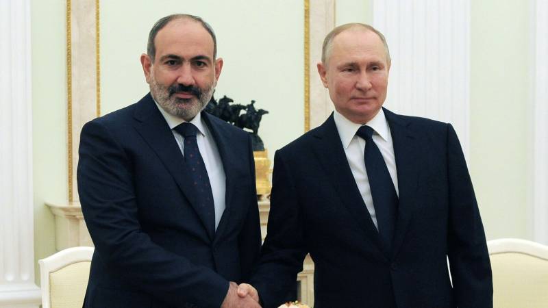 Paşinyan Putinlə danışıqlar APARDI