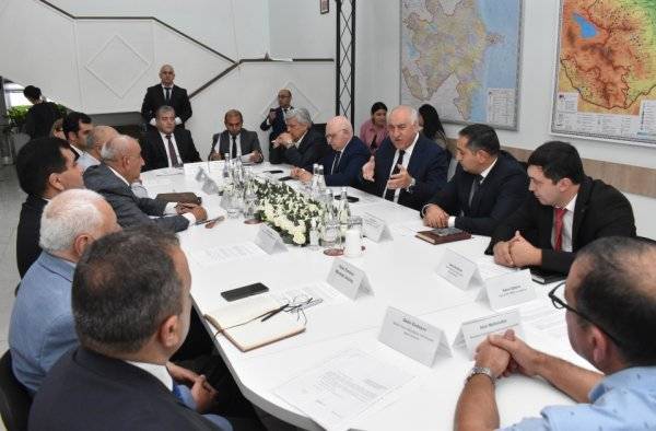 Qurumuş və qəzalı vəziyyətdə olan ağacların götürülməsinə dair müzakirələr aparılıb - FOTOLAR