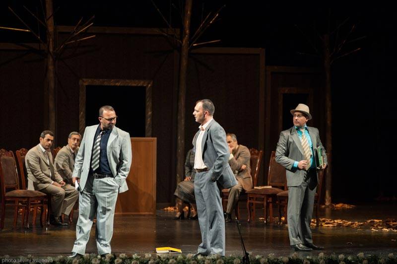 “Ah, bu uzun sevda yolu” tamaşası 50-ci dəfə nümayiş olunacaq - FOTOLAR