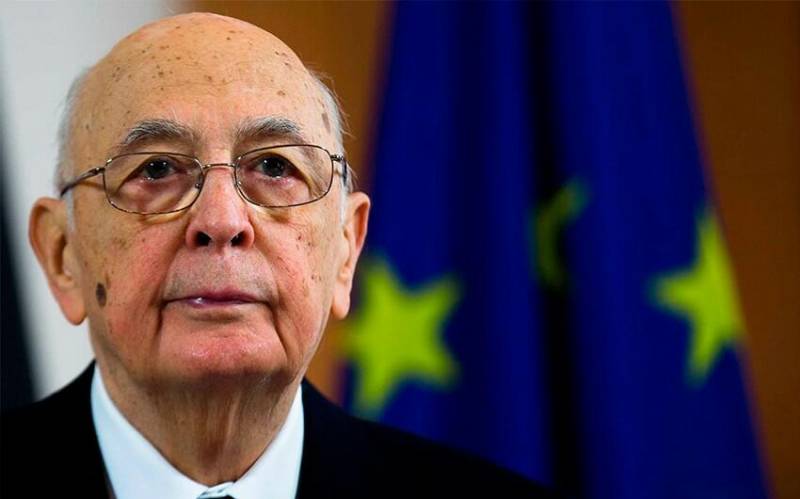 Corco Napolitano vəfat etdi 