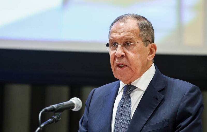 \"Ermənistanda Rusiyanın təsirini sarsıtmağa çalışan qərbyönlü lobbi mövcuddur\" -  Lavrov