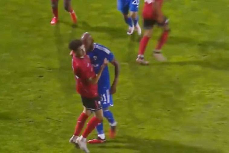 “Qəbələ” - “Qarabağ” oyununda insident yaşandı - VİDEO