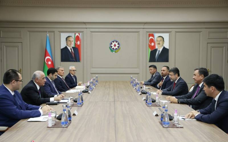 Əli Əsədov Türk ölkələrinin nazirləri ilə görüşdü
