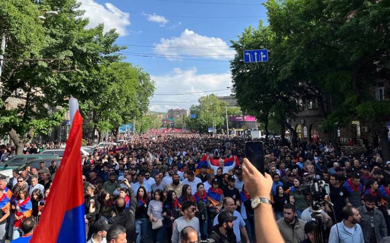 Ermənistan müxalifəti İrəvanda yenidən mitinq keçirəcək
