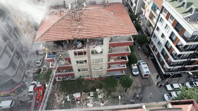 İstanbulda binada güclü partlayış: 1 ölü, 4 yaralı var