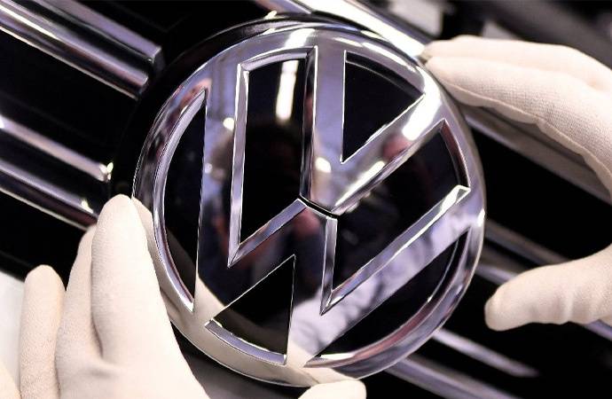 Volkswagen zavodlarında istehsal dayandı