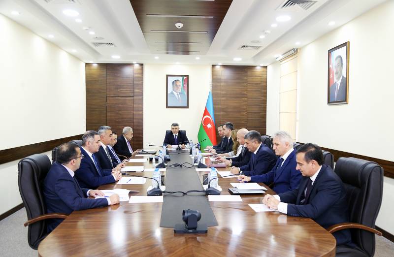 Məhkəmə-Hüquq iclasında hakimliyə namizədlərlə fərdi söhbət aparıldı