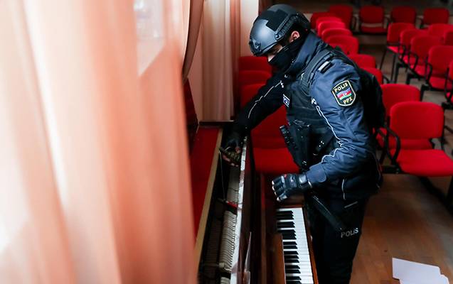 Xankəndidə pianonun da içinə qumbara qoyublarmış - FOTOLAR