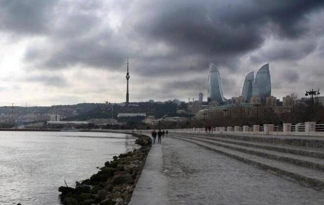 Bakıda küləyin sürəti 30 m/s-dək artıb - FAKTİKİ HAVA