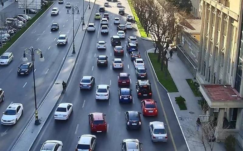 Bu yollarda sıxlıq var - SİYAHI