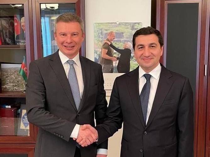 Hikmət Hacıyev Ukraynanın Azərbaycandakı səfiri ilə görüşdü