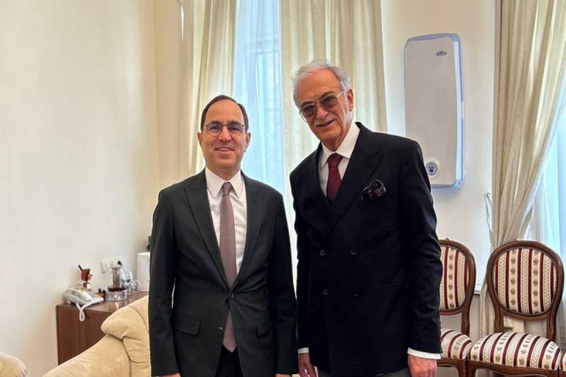 Polad Bülbüloğlu türk həmkarı ilə görüşdü