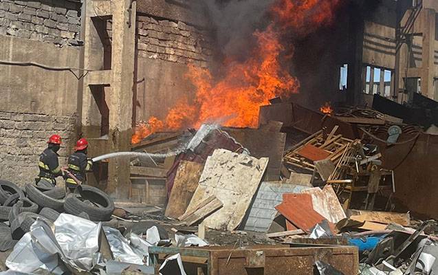 Bakıda zavod ərazisində yanğın oldu - VİDEO