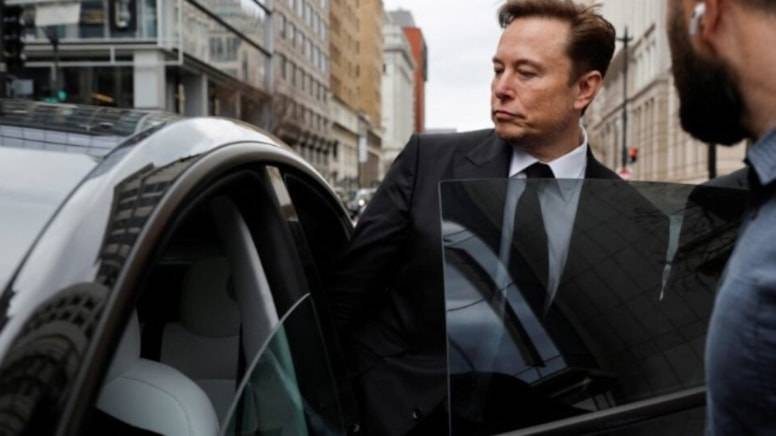 “Tesla” işçilərinin 10 faizindən çoxunu ixtisar edəcək