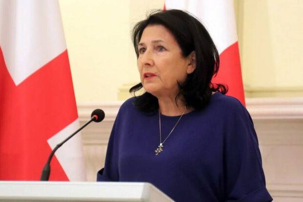 Zurabişvili parlamentin qəbul etdiyi qalmaqallı qanun layihəsinə veto qoyacaq? 