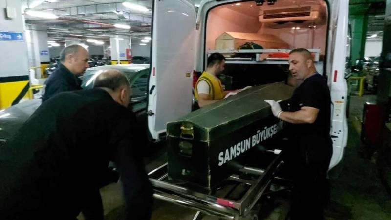 Avtobusda halı pisləşən kişi xəstəxanada öldü - Əqrəb yeyibmiş