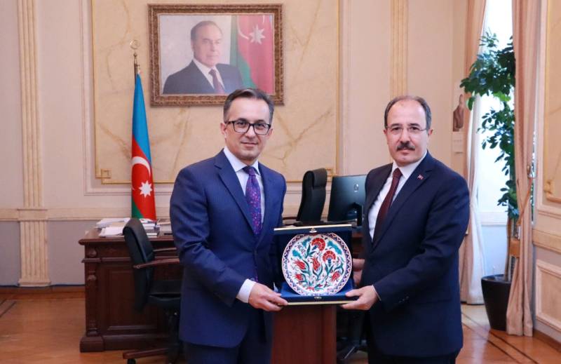 Yeni komitə sədri Türkiyə səfiri ilə görüşdü