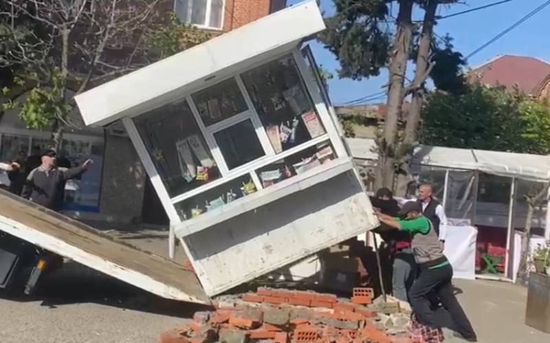 Nazirlik Lənkəranda qanunsuz tikililəri sökdü - FOTO