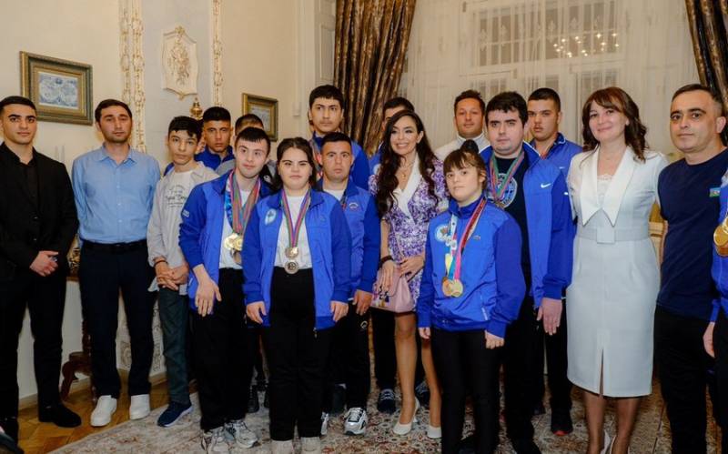 Leyla Əliyeva Azərbaycan Autizm Assosiasiyasının idmançı uşaqları ilə görüşdü 