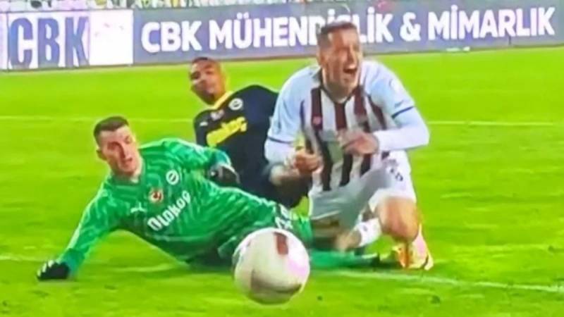 \"Fənərbağça\"nın ulduz qapıçısının qalmqallı penalti mövqeyi şərhi - FOTO
