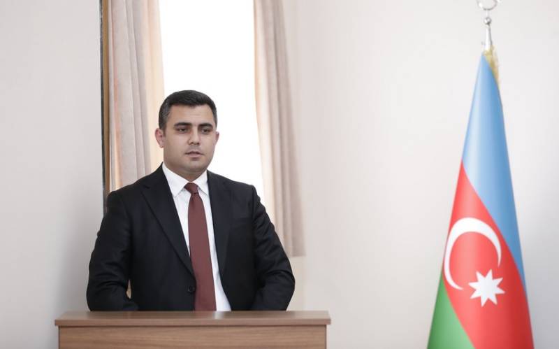 Yeni Baş nazir kollektivə təqdim edildi