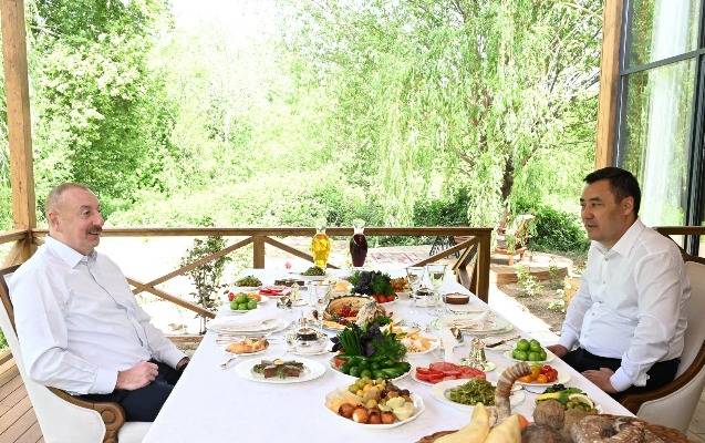 Azərbaycan və Qırğızıstan prezidentləri birgə nahar etdi