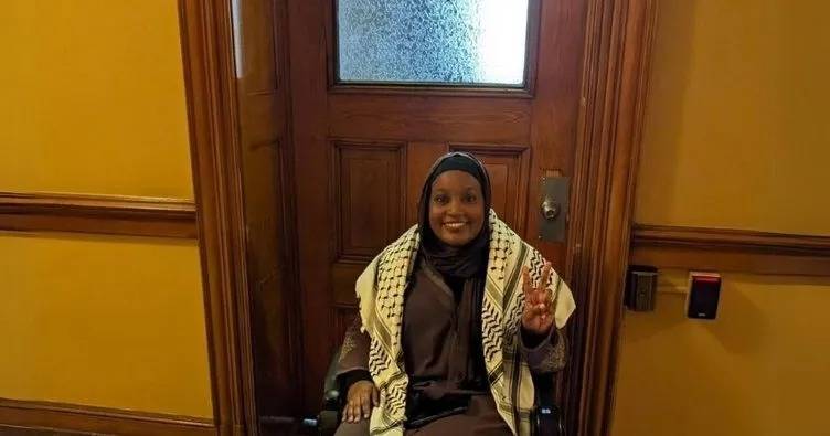 Bu ölkə “keffiyeh” geyinən millət vəkilinin parlamentdə iştirakına icazə vermədi