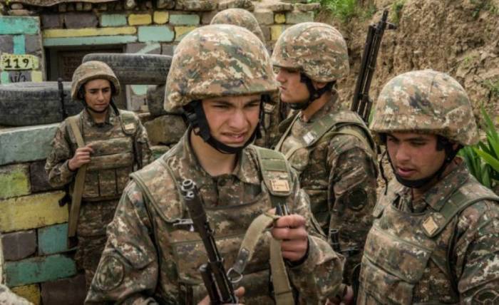 Ermənistan ordusunda kütləvi  İSTEFA 