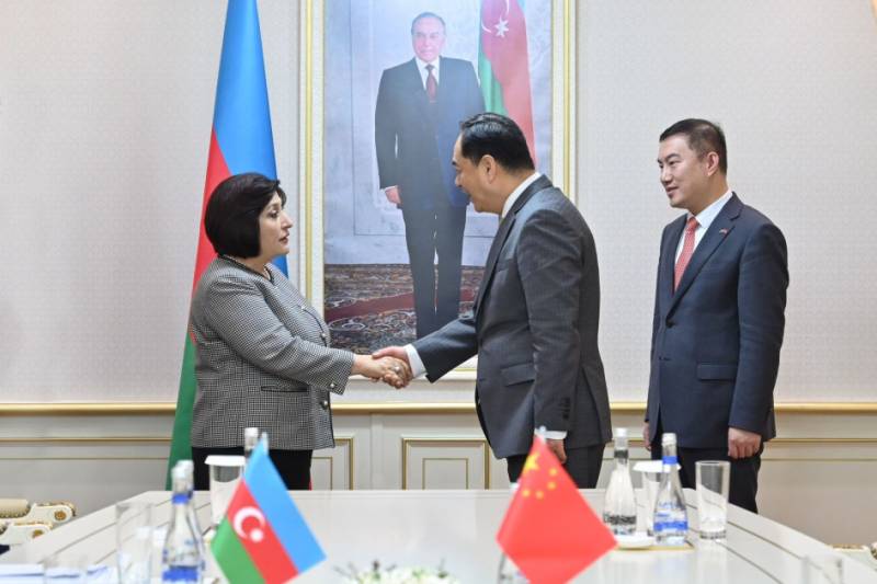 Sahibə Qafarova Çin nümayəndələri ilə görüşdü