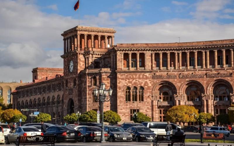 Ermənistan DİN Qarabağı könüllü tərk etmiş erməniləri silahlarını təhvil verməyə çağırdı
