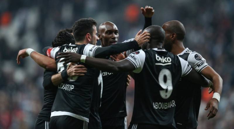 \"Beşiktaş\" ulduz futbolçunun gedişini təsdiqlədi