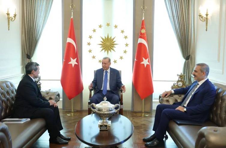 Ərdoğan Rəşid Meredovu qəbul etdi