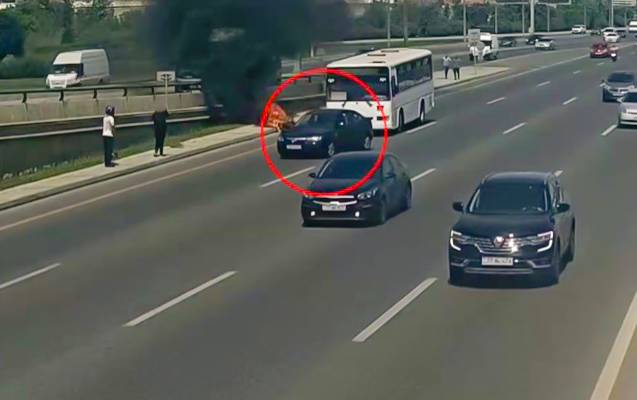 Qaydanı pozan motosiklet yandı, başqa qəzaya səbəb oldu - VİDEO