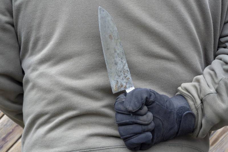 Futbol meydançasında 11 yaşlı uşağı bıçaqlayaraq öldürdü