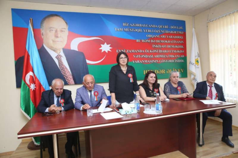 Səbinə Salmanova ilk dəfə səs verəcək seçicilərlə görüşüb – FOTOLAR